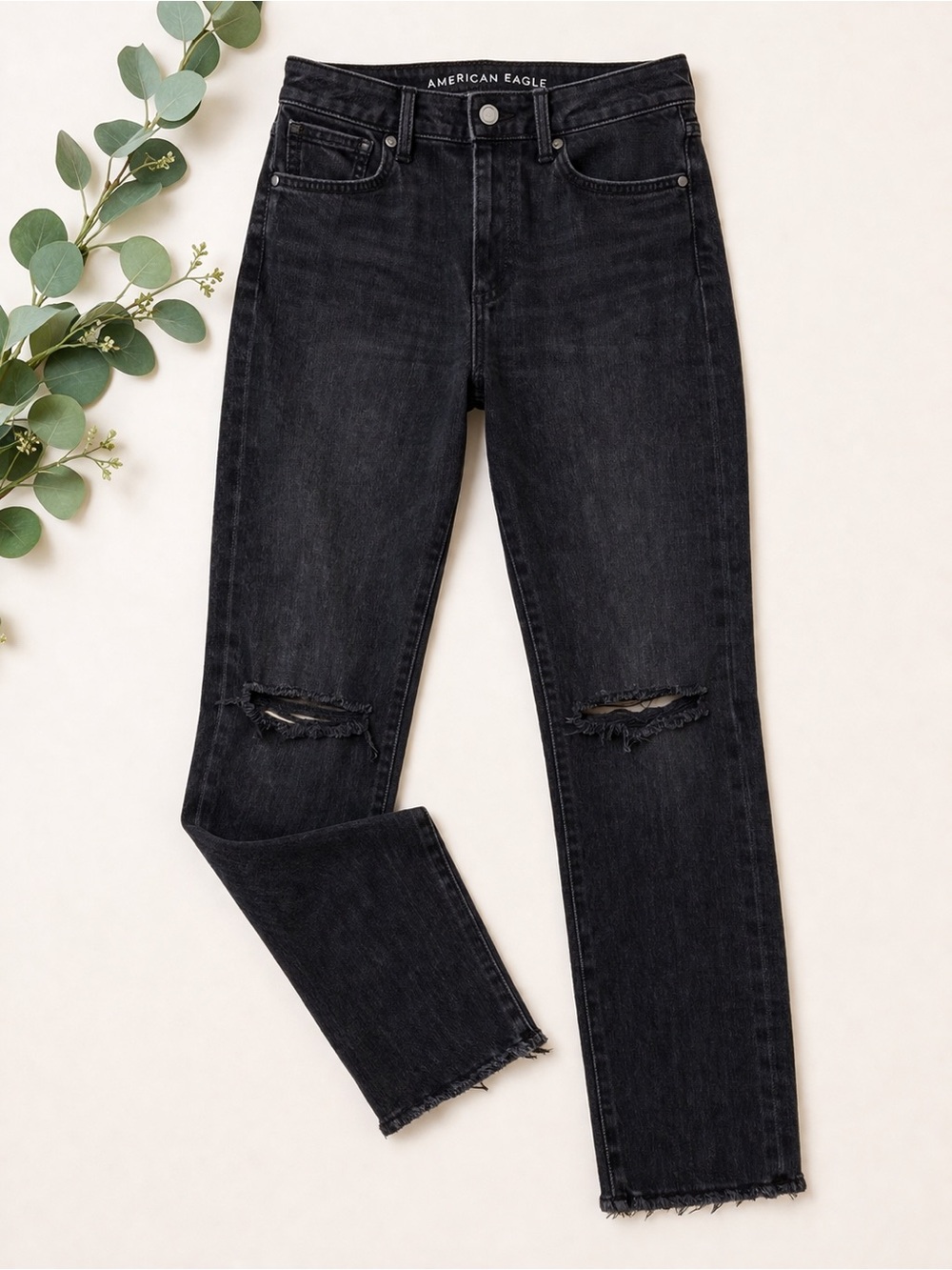 American Eagle Distressed Straight Jeans | High Rise | Raw Hem |Effortless Cool